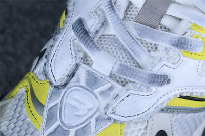 Runner Sneaker 'Worn-Out - White Yellow'