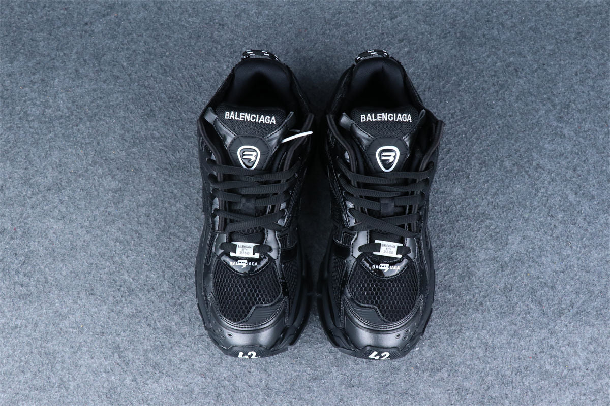 Wmns Runner Sneaker 'Black'