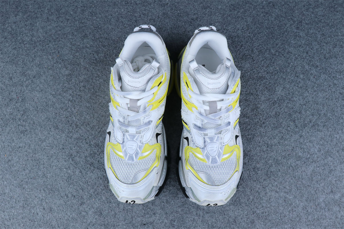 Runner Sneaker 'Worn-Out - White Yellow'