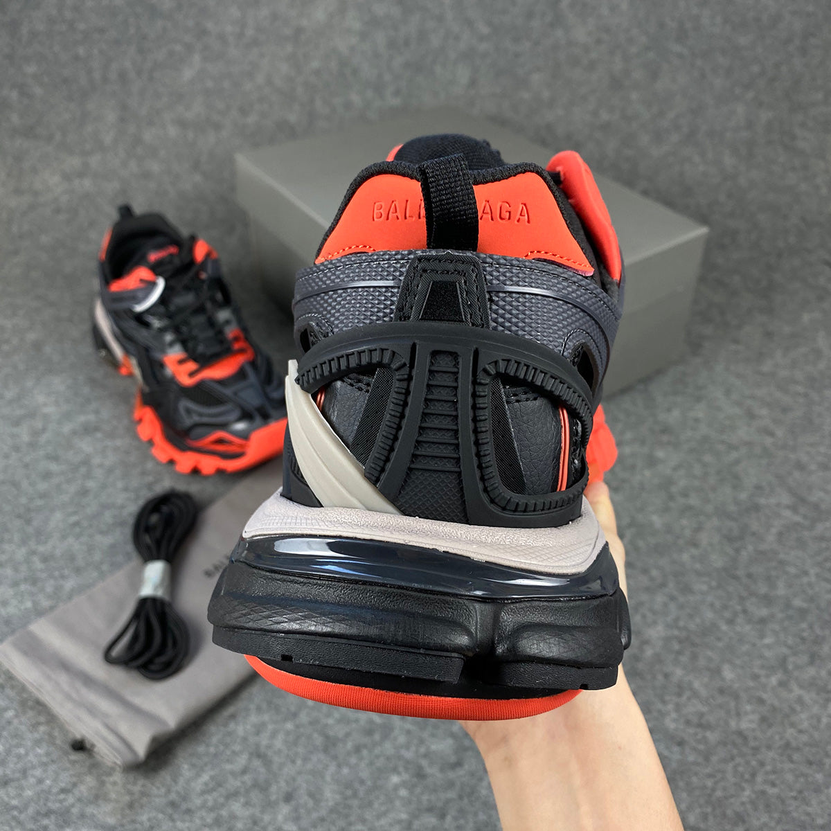 Track.2 Trainer 'Black Red Grey'