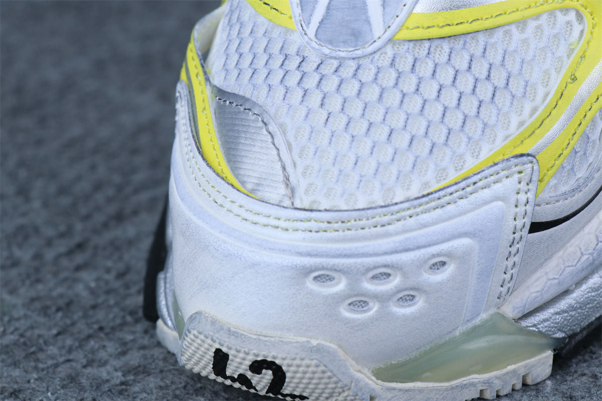 Runner Sneaker 'Worn-Out - White Yellow'