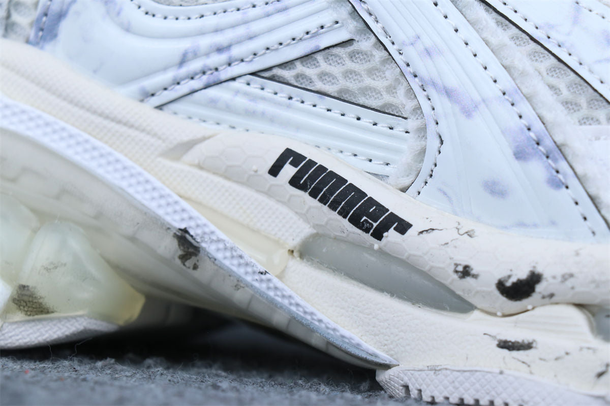 Kith x  Runner 'White'