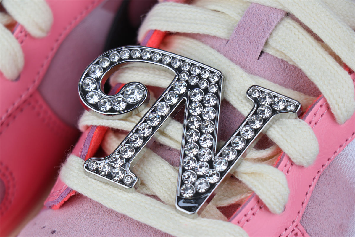 Wmns Dunk Low LX 'Barbie'
