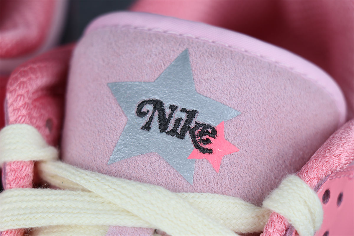 Wmns Dunk Low LX 'Barbie'