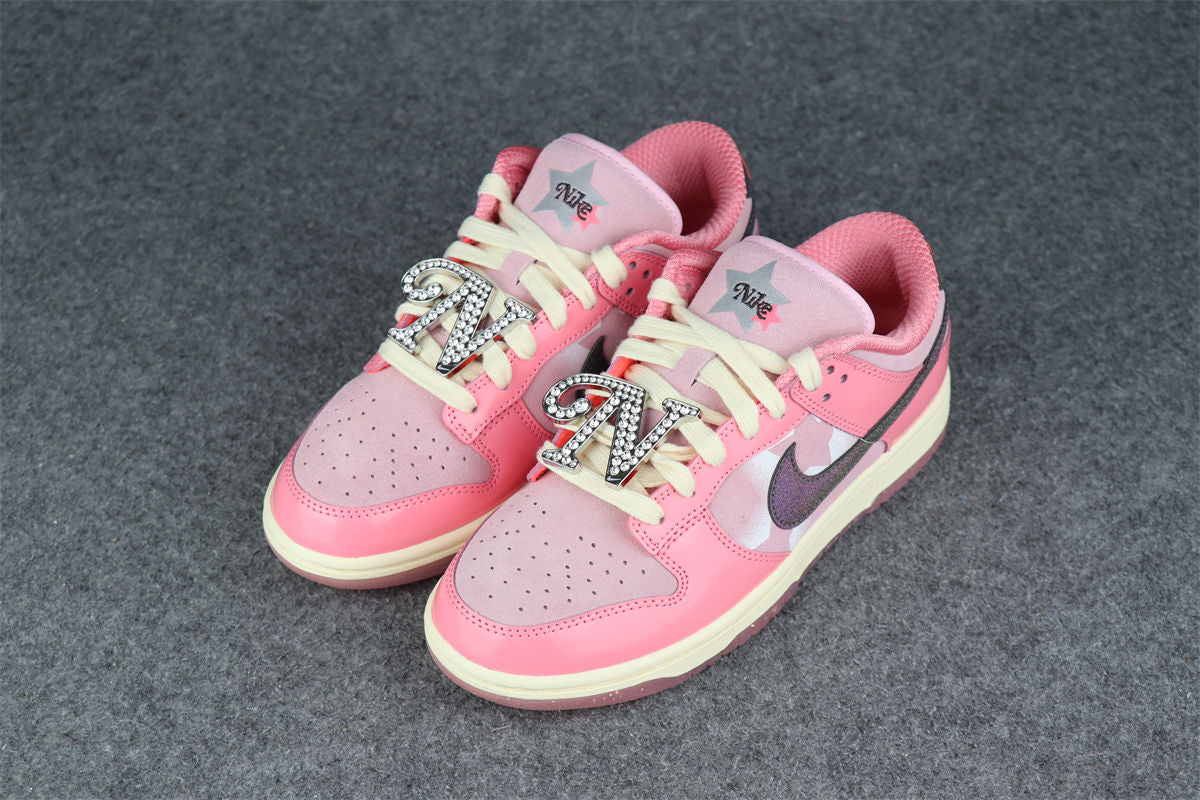 Wmns Dunk Low LX 'Barbie'