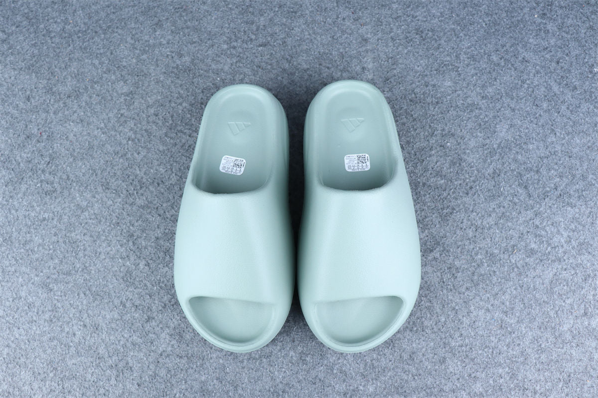Yeezy Slides 'Salt'