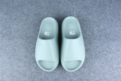 Yeezy Slides 'Salt'