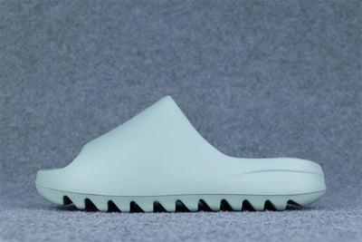 Yeezy Slides 'Salt'