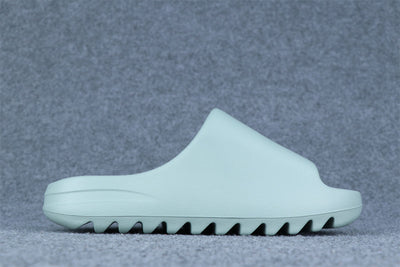 Yeezy Slides 'Salt'
