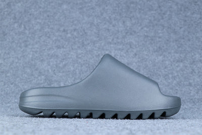 Yeezy Slides 'Slate Grey'
