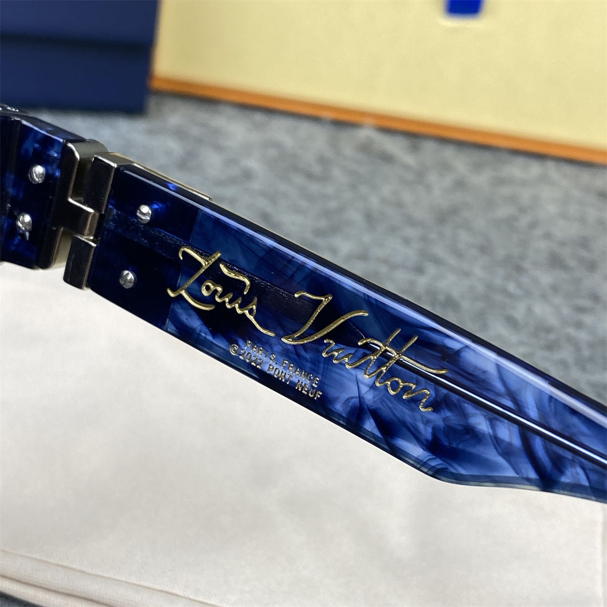 LVT 1.1 MILLIONAIRES SUNGLASSES 'Blue Marble'