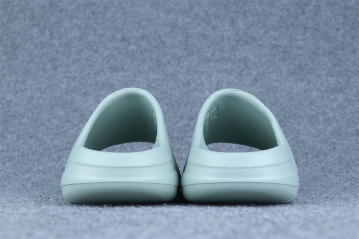 Yeezy Slides 'Salt'