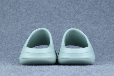 Yeezy Slides 'Salt'