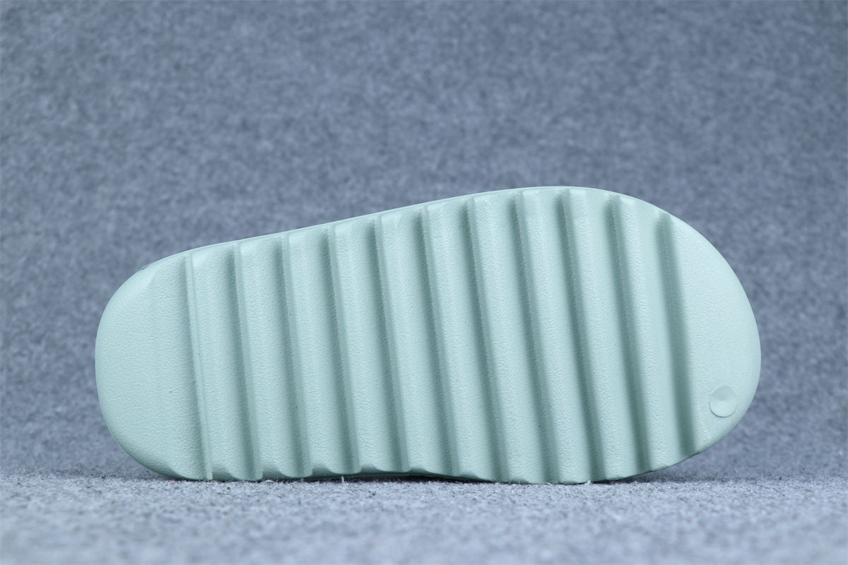 Yeezy Slides 'Salt'