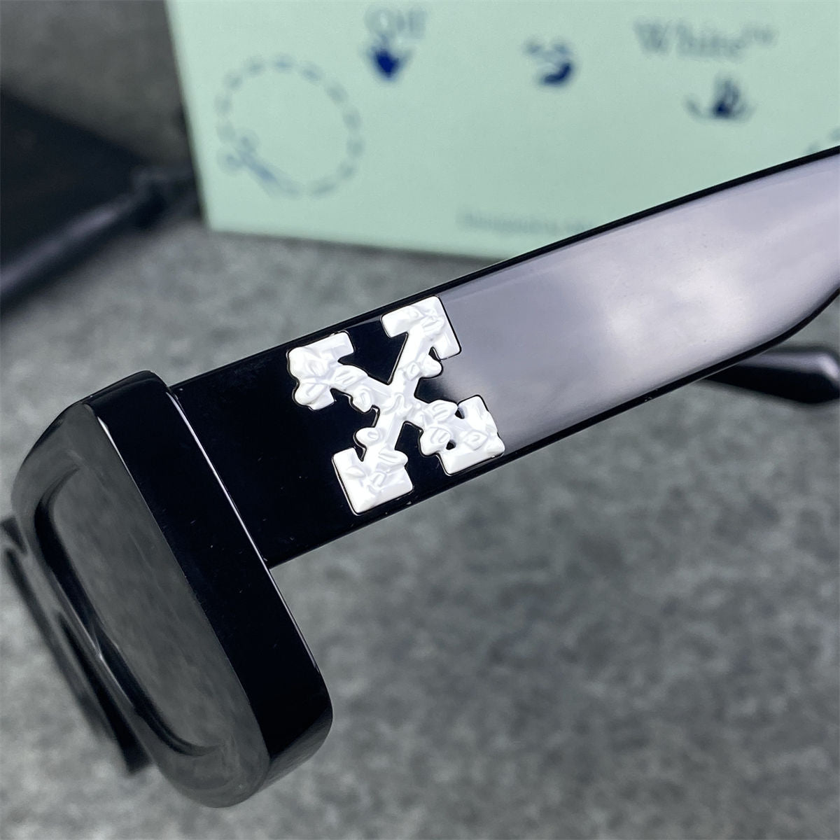 Off-White Arthur Sunglasses