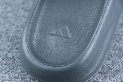 Yeezy Slides 'Slate Grey'