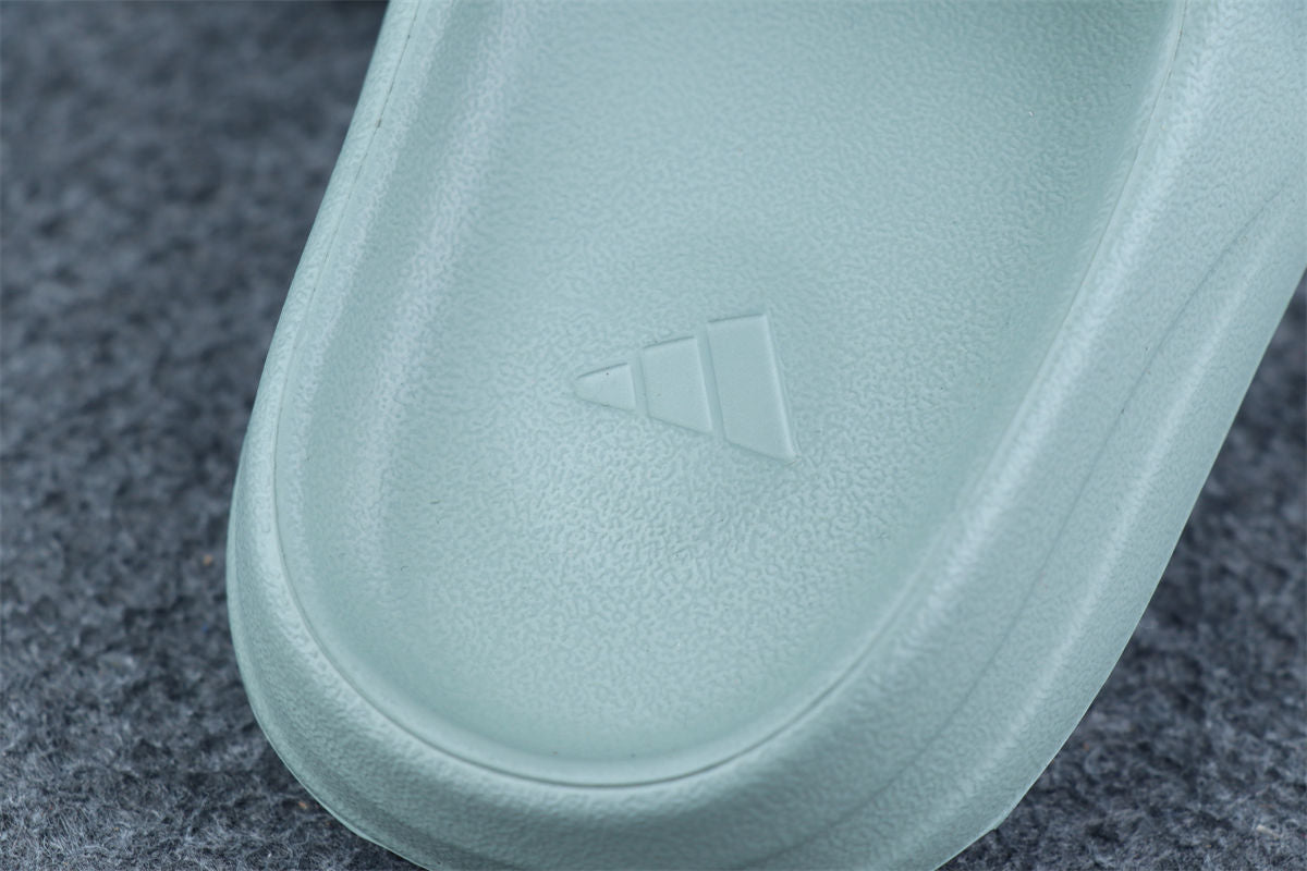 Yeezy Slides 'Salt'
