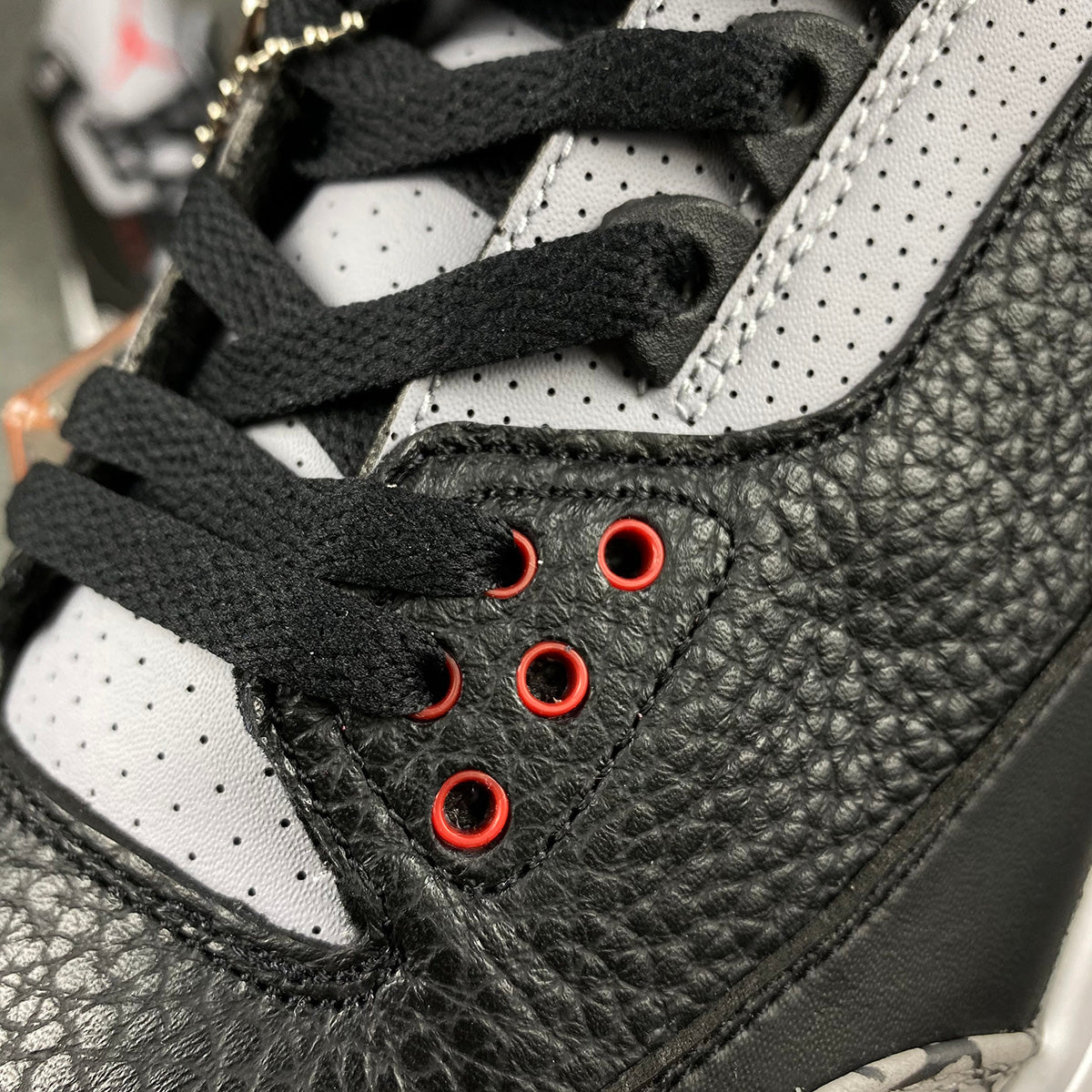 Air Jordan 3 Retro OG 'Black Cement' 2018