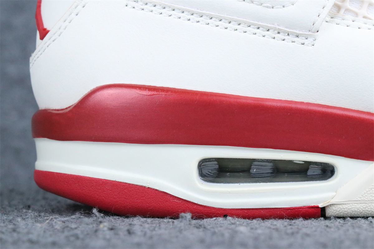 (Early Look) Air Jordan 4 Retro “Pale Ivory / Sierra Red”