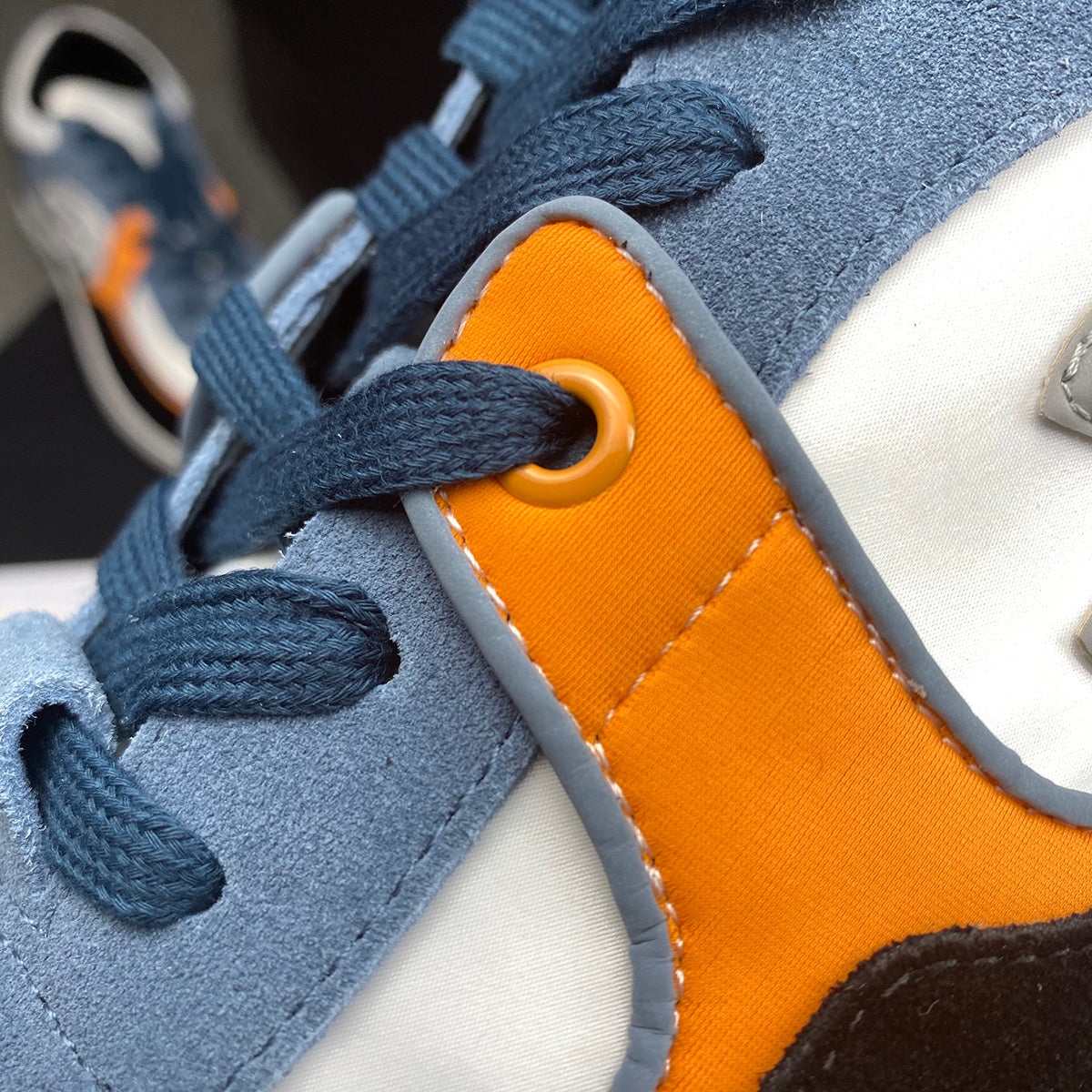 Chanel Wmns Sneaker 'White Navy'