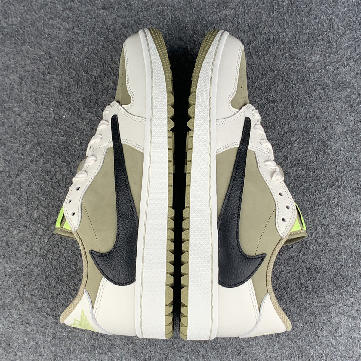 Travis Scott x Air Jordan 1 Low 'Golf' (B-Grade Version)
