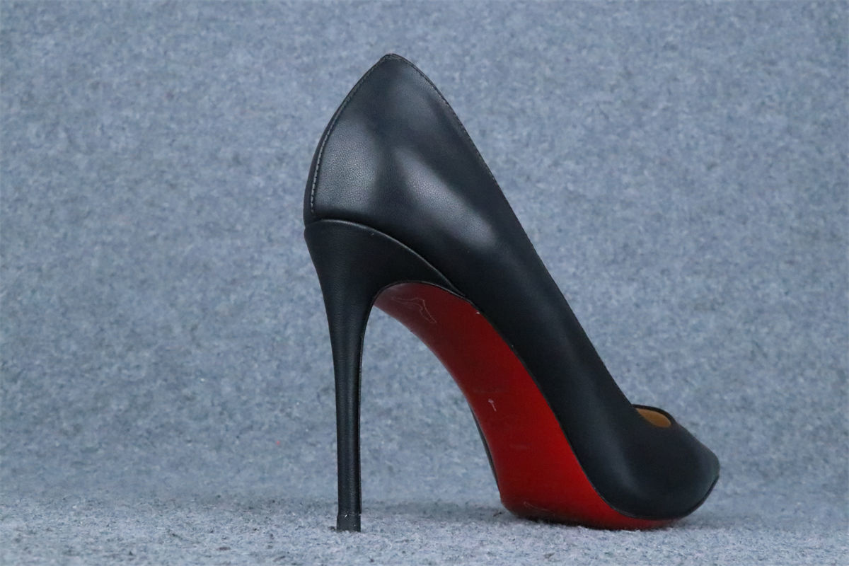 CL Kate Pump 'Matte Black'