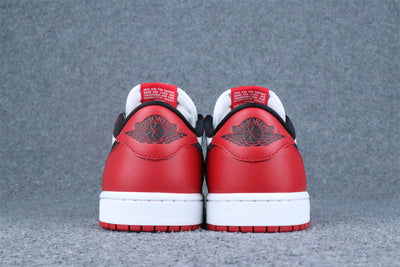 Air Jordan 1 Retro Low OG 'Chicago' 2025