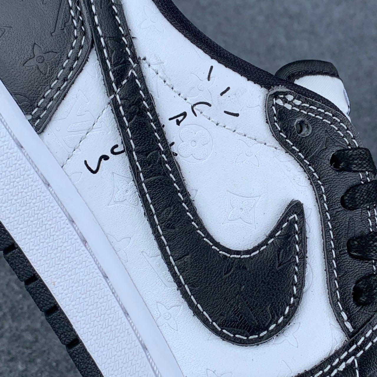 (CUSTOM) LV x Air Jordan 1 'Panda'