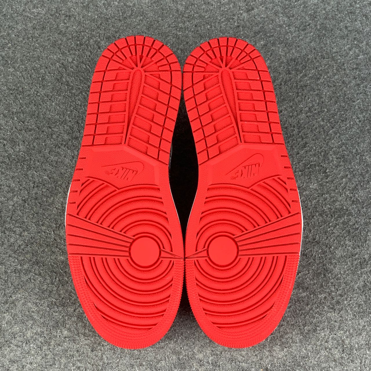 (Custom) Air Jordan 1 'Rouge Grid'