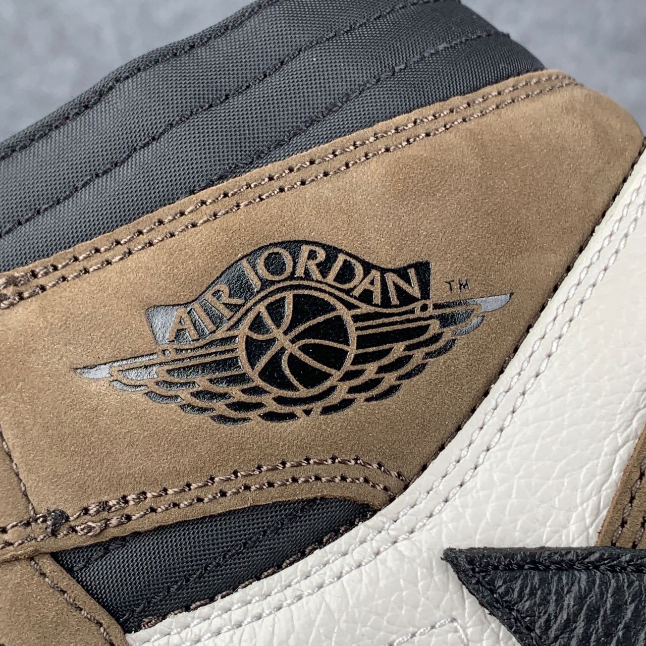 Travis Scott x Air Jordan 1 Retro High OG 'Mocha'