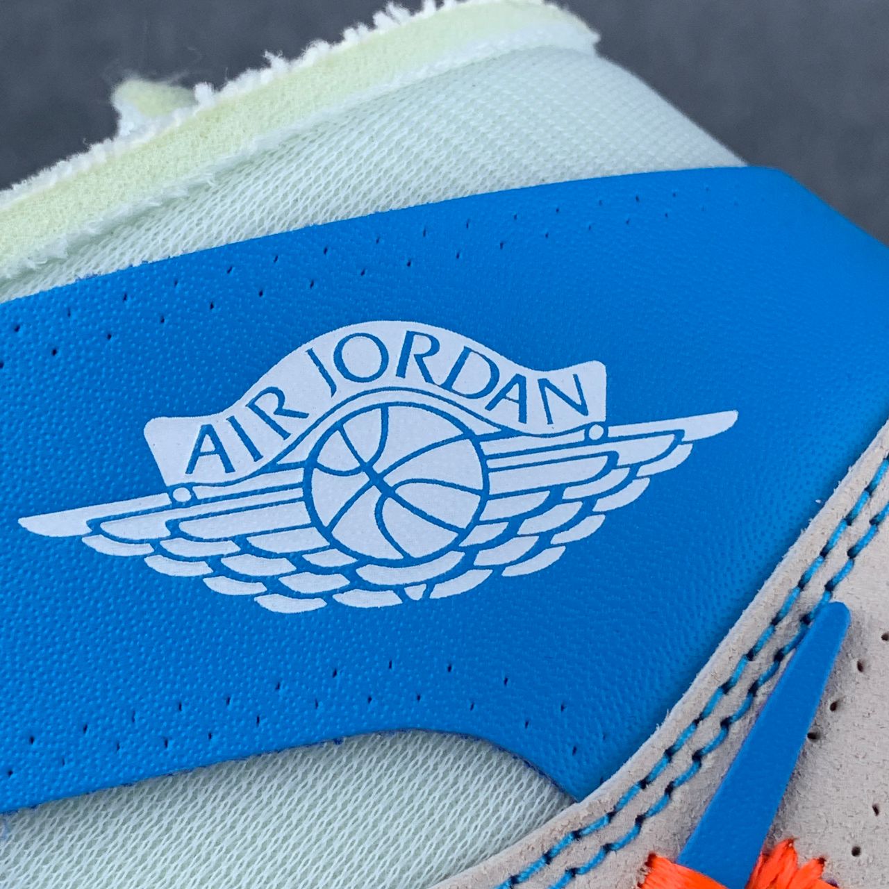 Off-White x Air Jordan 1 Retro High OG 'UNC'