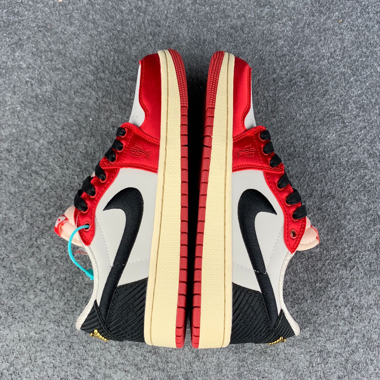 Trophy Room x Air Jordan 1 Retro Low OG SP 'Rookie Card - Away'