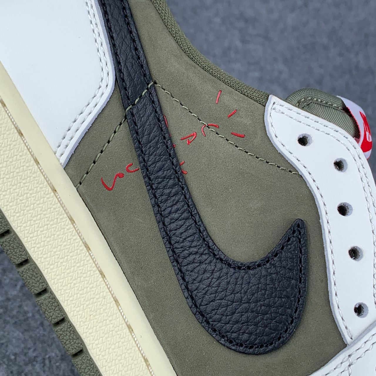 Travis Scott x Air Jordan 1 Low OG SP 'Medium Olive'