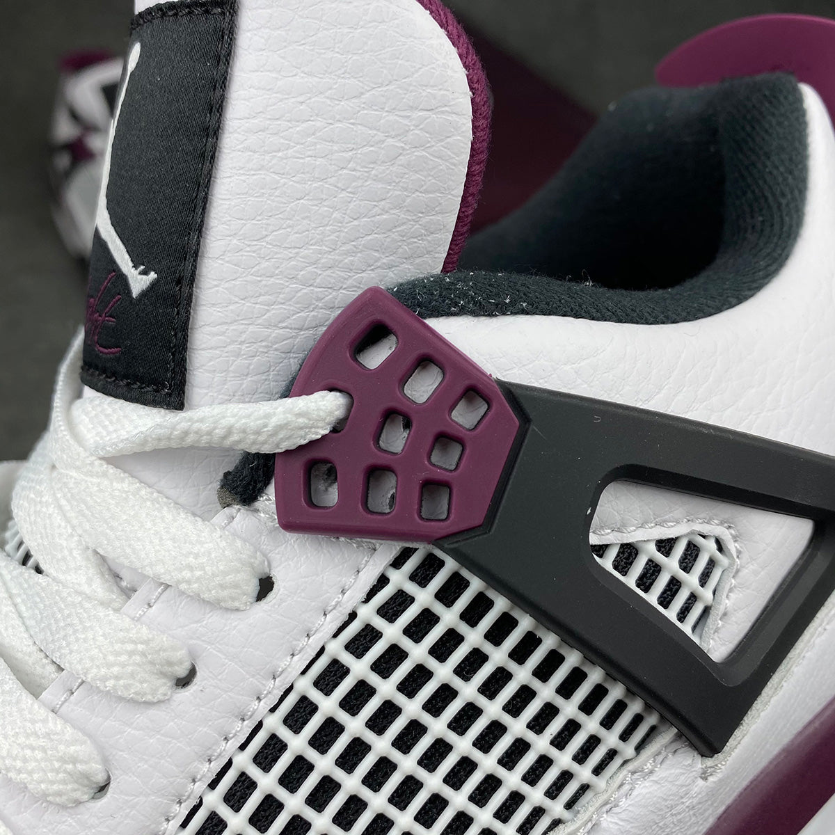 Paris Saint-Germain x Air Jordan 4 Retro 'Bordeaux' 