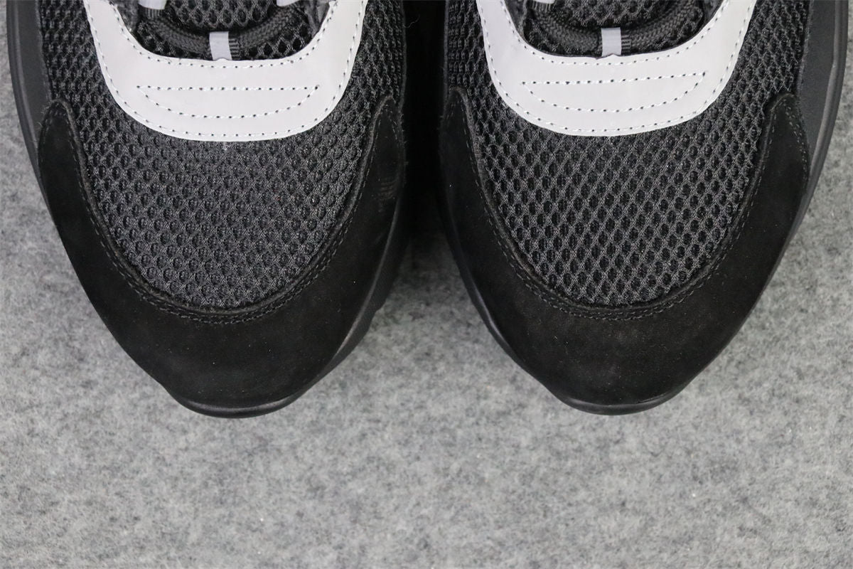B22 'Black Reflective'