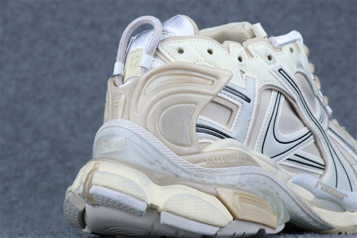Wmns Runner 'Worn-Out - Beige'