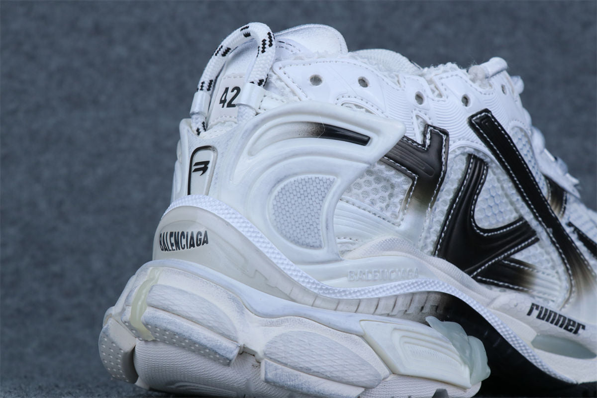 Runner Sneaker 'Worn-Out - Grey White Black'