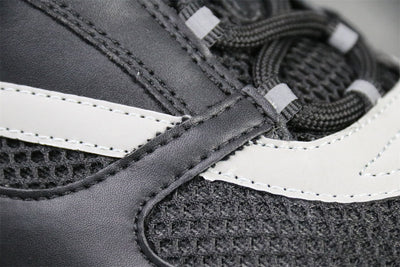 B22 'Black Reflective'