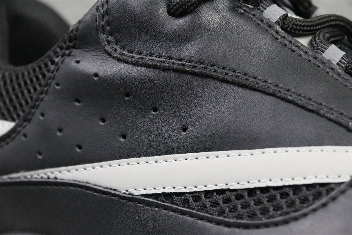 B22 'Black Reflective'