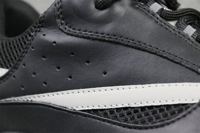 B22 'Black Reflective'