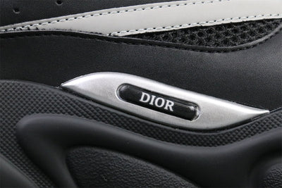 B22 'Black Reflective'