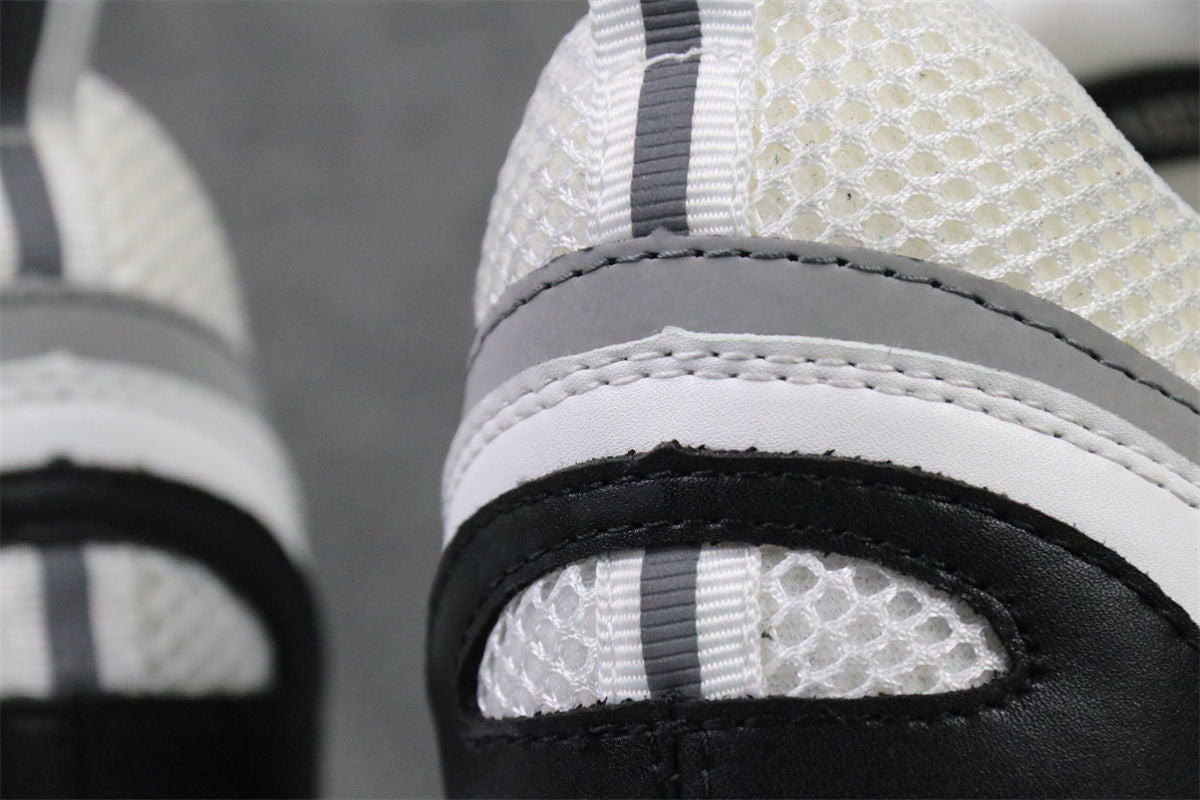 B22 'White Black Gum'