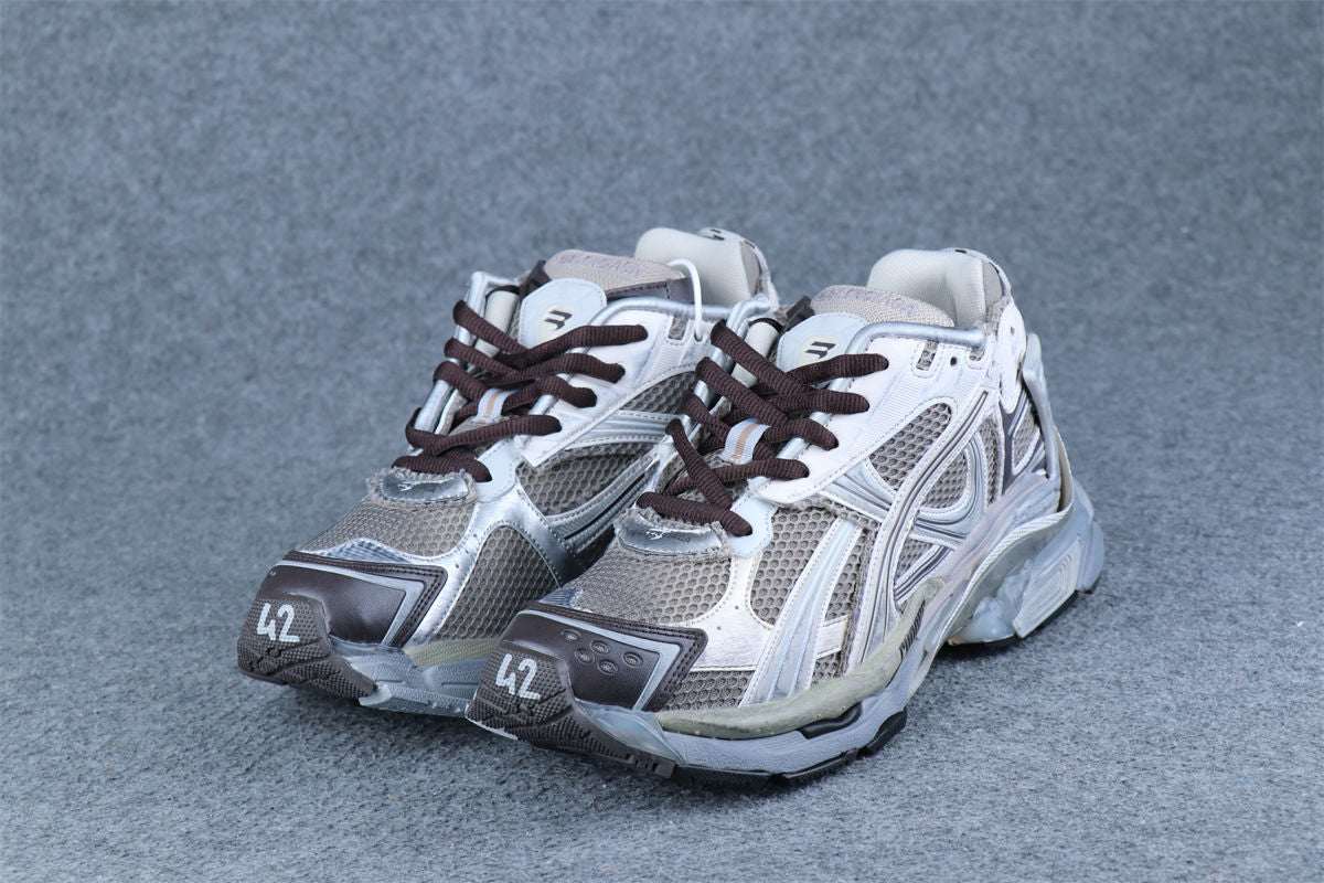 Runner Sneaker 'Worn-Out - Beige Brown'