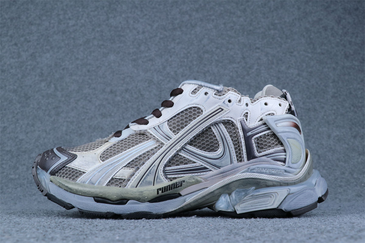 Runner Sneaker 'Worn-Out - Beige Brown'