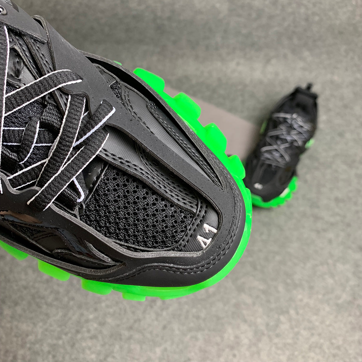 Track Trainer 'Black Glow'