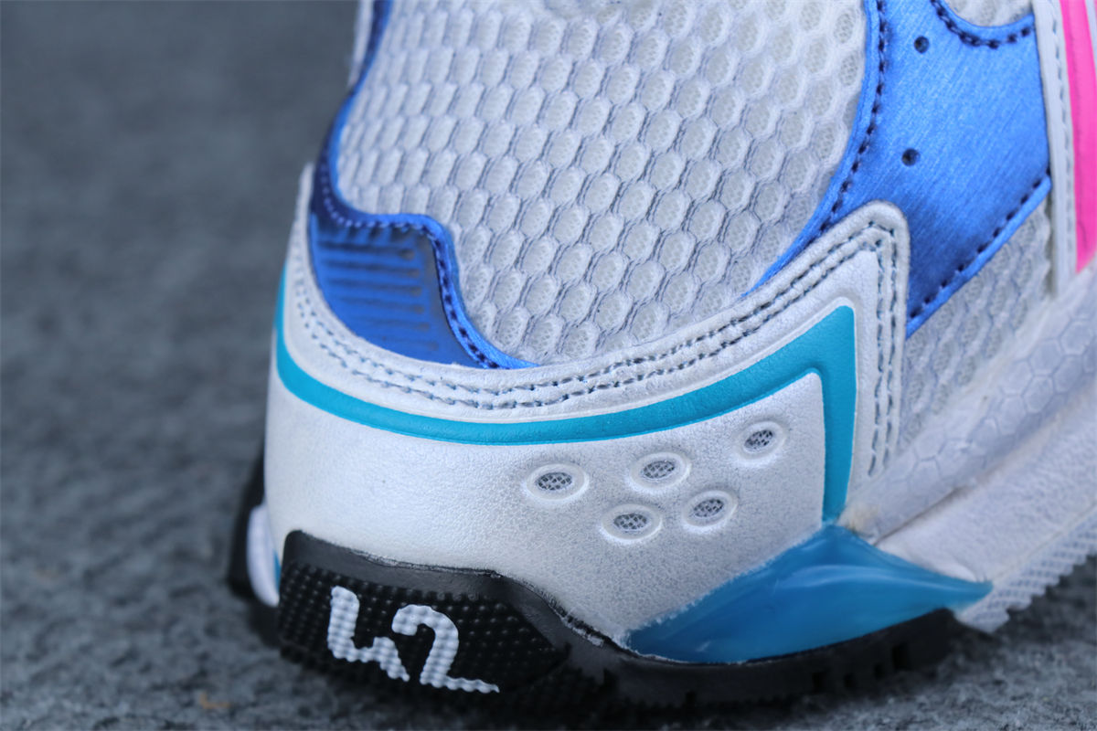 Runner Sneaker 'Worn-Out - White Multi-Color'