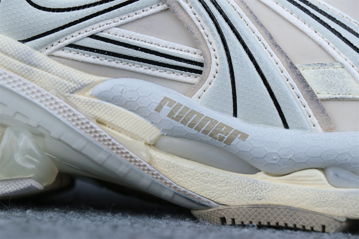 Wmns Runner 'Worn-Out - Beige'