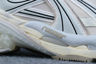 Wmns Runner 'Worn-Out - Beige'