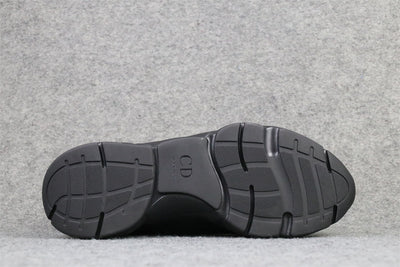 B22 'Black Reflective'