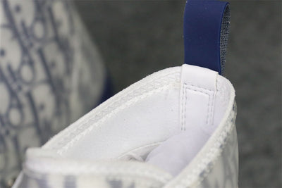B23 High 'Blue White'